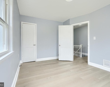 1902 Kelmore Road - Photo Thumbnail 11