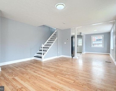 1902 Kelmore Road - Photo Thumbnail 2