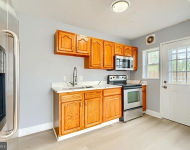 1902 Kelmore Road - Photo Thumbnail 6