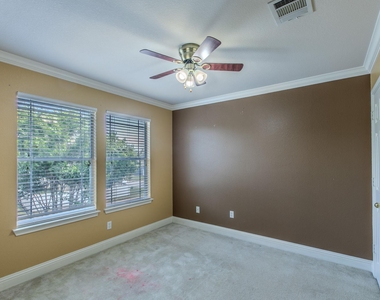 824 Palo Duro Dr - Photo Thumbnail 17