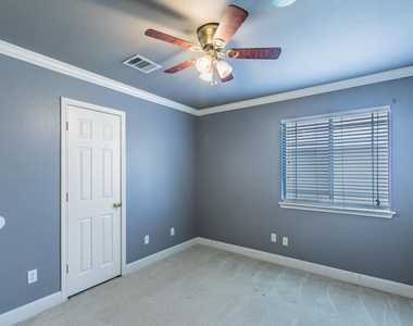 824 Palo Duro Dr - Photo Thumbnail 14