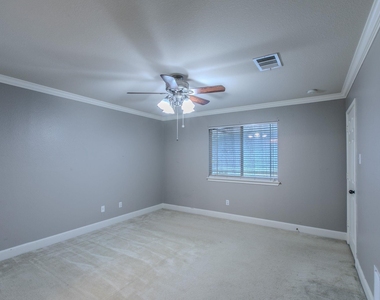 824 Palo Duro Dr - Photo Thumbnail 10