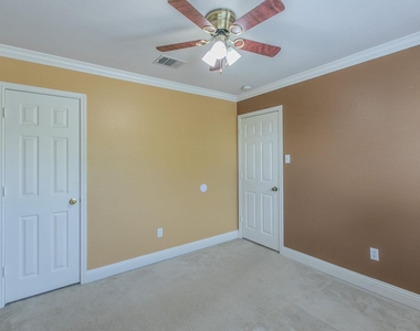 824 Palo Duro Dr - Photo Thumbnail 18