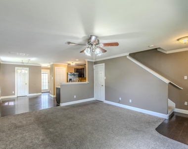 824 Palo Duro Dr - Photo Thumbnail 2