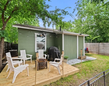 1103 Brass St - Photo Thumbnail 16