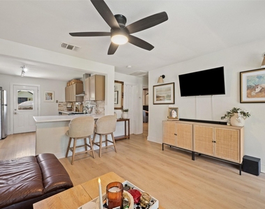 1103 Brass St - Photo Thumbnail 2