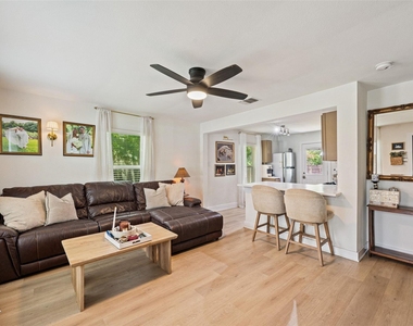 1103 Brass St - Photo Thumbnail 1
