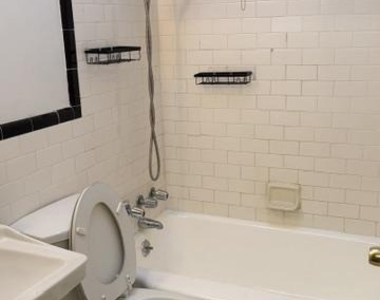 2709 E Hoffman Street - Photo Thumbnail 7