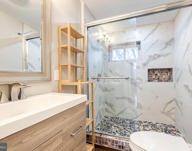 634 Wyeth Street - Photo Thumbnail 8