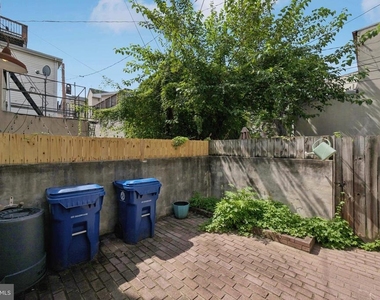 1814 E Pratt Street - Photo Thumbnail 32