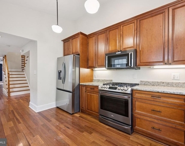 1814 E Pratt Street - Photo Thumbnail 9