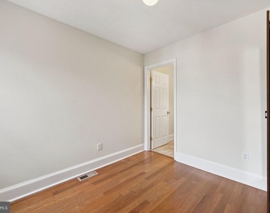 1814 E Pratt Street - Photo Thumbnail 27