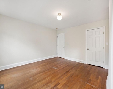 1814 E Pratt Street - Photo Thumbnail 16