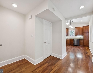 1814 E Pratt Street - Photo Thumbnail 6