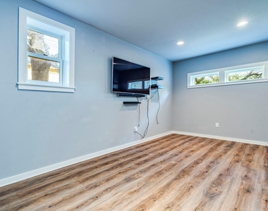 404 Almarion Dr - Photo Thumbnail 23