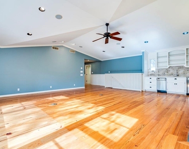 404 Almarion Dr - Photo Thumbnail 11