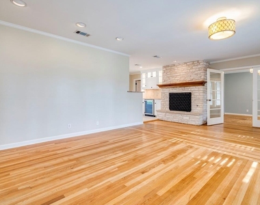 404 Almarion Dr - Photo Thumbnail 4