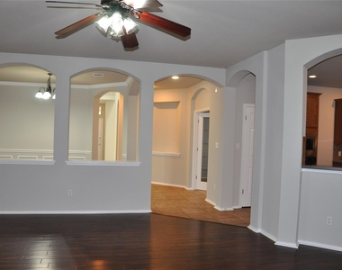 507 Las Colinas Dr - Photo Thumbnail 15
