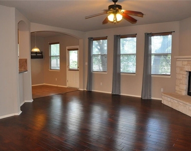507 Las Colinas Dr - Photo Thumbnail 9