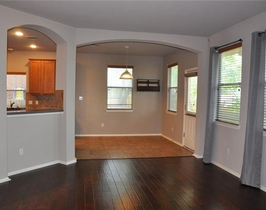 507 Las Colinas Dr - Photo Thumbnail 12