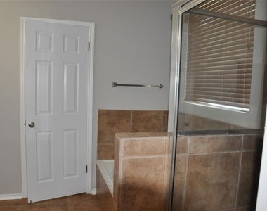 507 Las Colinas Dr - Photo Thumbnail 18