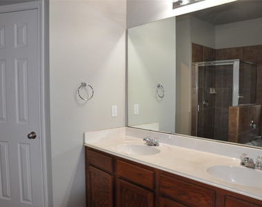 507 Las Colinas Dr - Photo Thumbnail 17