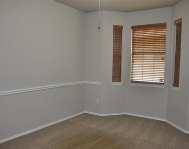 507 Las Colinas Dr - Photo Thumbnail 11