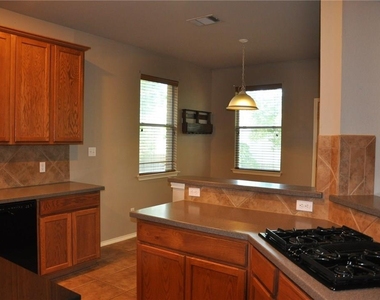 507 Las Colinas Dr - Photo Thumbnail 5