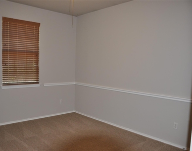 507 Las Colinas Dr - Photo Thumbnail 10