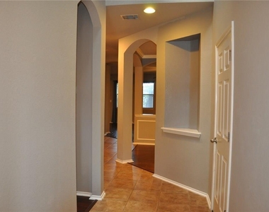 507 Las Colinas Dr - Photo Thumbnail 7