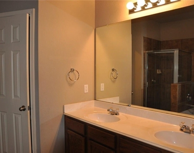 507 Las Colinas Dr - Photo Thumbnail 15