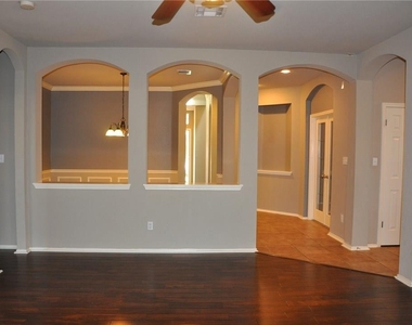 507 Las Colinas Dr - Photo Thumbnail 13