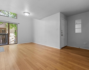 3627 Menchaca Rd - Photo Thumbnail 22
