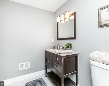 1505 Clarkson Street - Photo Thumbnail 17
