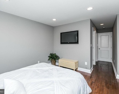 1505 Clarkson Street - Photo Thumbnail 15