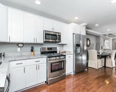 1505 Clarkson Street - Photo Thumbnail 5