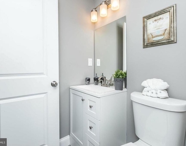1505 Clarkson Street - Photo Thumbnail 11