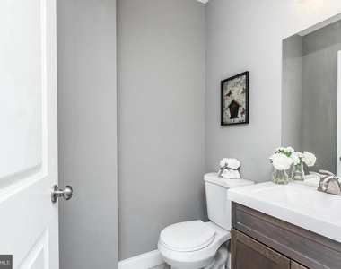 1505 Clarkson Street - Photo Thumbnail 8