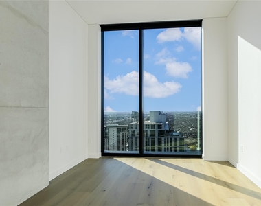 610 Davis St - Photo Thumbnail 7