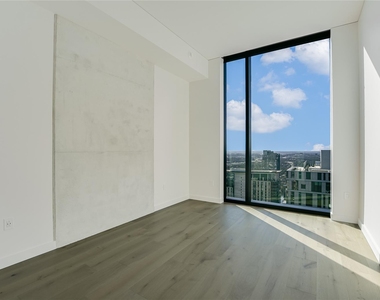 610 Davis St - Photo Thumbnail 6
