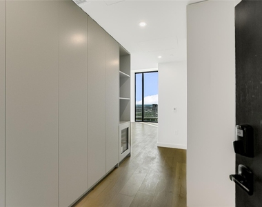 610 Davis St - Photo Thumbnail 8