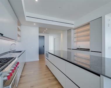 610 Davis St - Photo Thumbnail 2
