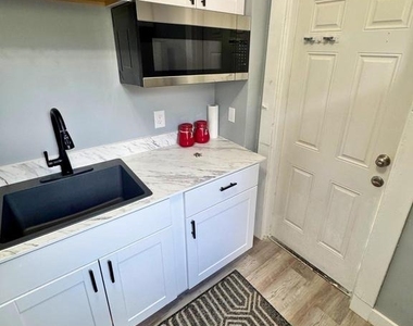 548 Radnor Avenue - Photo Thumbnail 8