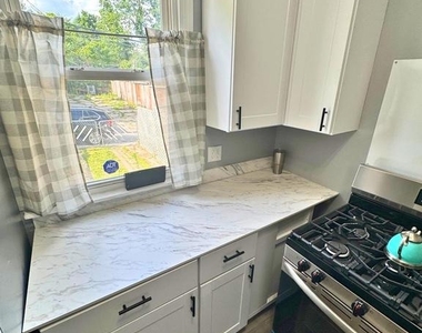 548 Radnor Avenue - Photo Thumbnail 6