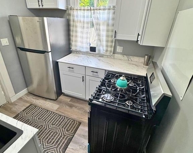 548 Radnor Avenue - Photo Thumbnail 5