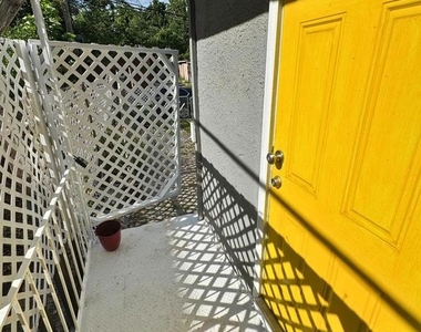 548 Radnor Avenue - Photo Thumbnail 48