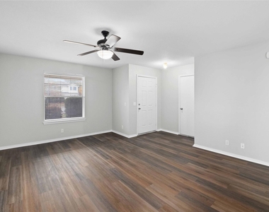 112 Ames Cv - Photo Thumbnail 1