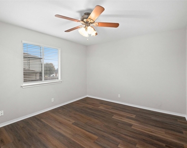 112 Ames Cv - Photo Thumbnail 9