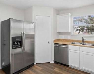 112 Ames Cv - Photo Thumbnail 7