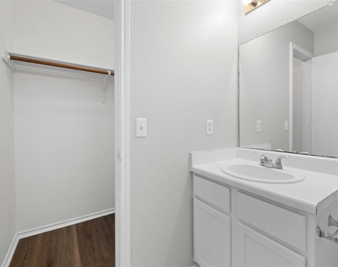 112 Ames Cv - Photo Thumbnail 13